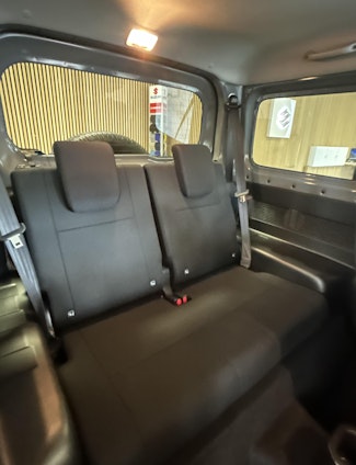 Vehicle image 14