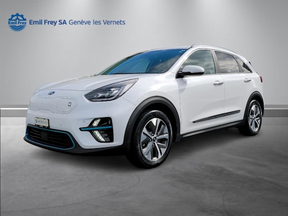 First vehicle image