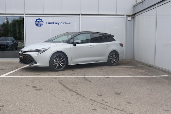 First vehicle image