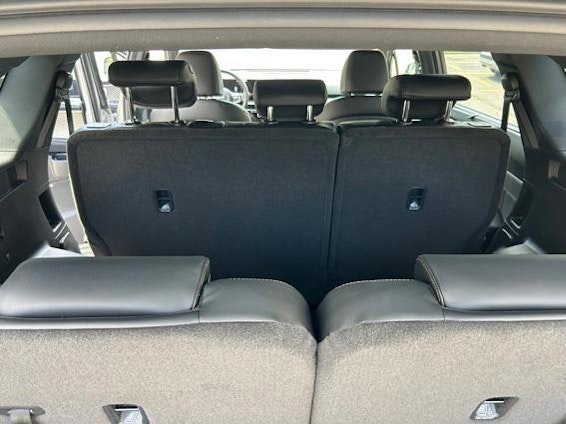 Vehicle image 39 Vehicle image 39