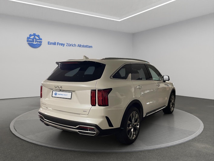 Vehicle image KIA SORENTO