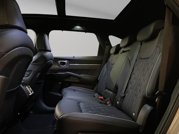 Vehicle image KIA SORENTO