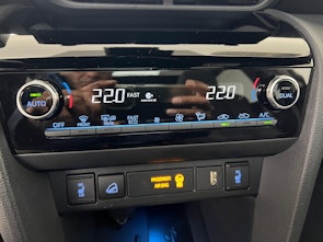 Vehicle image TOYOTA Yaris Cross 1.5 VVT-i HSD Adventure AWD-i