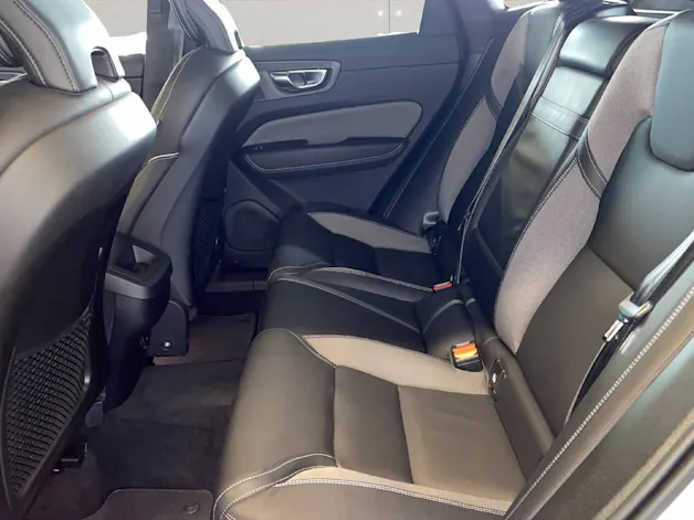 Volvo XC60 2.0 B5 MH R-Design AWD