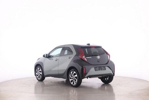 Vehicle image 6 Vehicle image 6