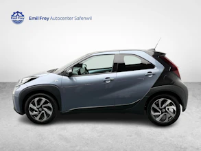 https://vehicle.imgix.net/3976598/792c1b3a-8416-44e2-943f-aa38096bd181.jpg