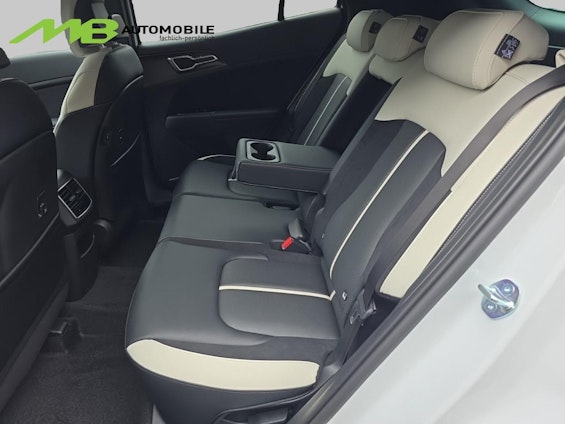 Vehicle image 8 Vehicle image 8