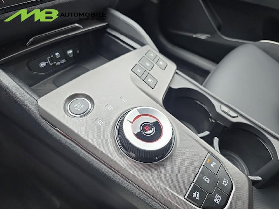 Vehicle image 14 Vehicle image 14