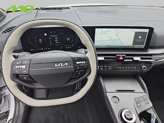 Vehicle image 11 Vehicle image 11