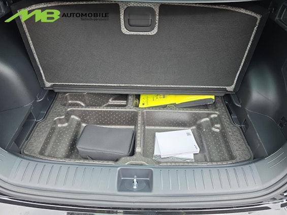 Vehicle image 5 Vehicle image 5