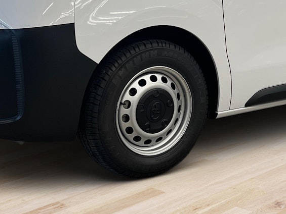 Vehicle image 9 Vehicle image 9