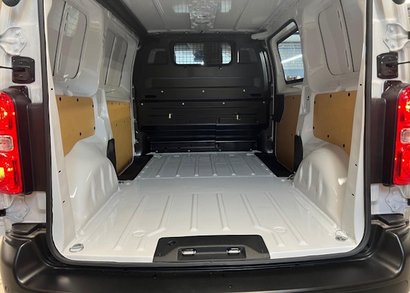 Vehicle image 10 Vehicle image 10