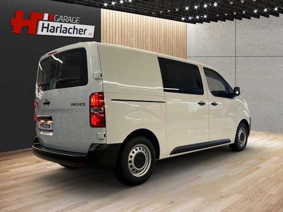 Vehicle image 4 Vehicle image 4