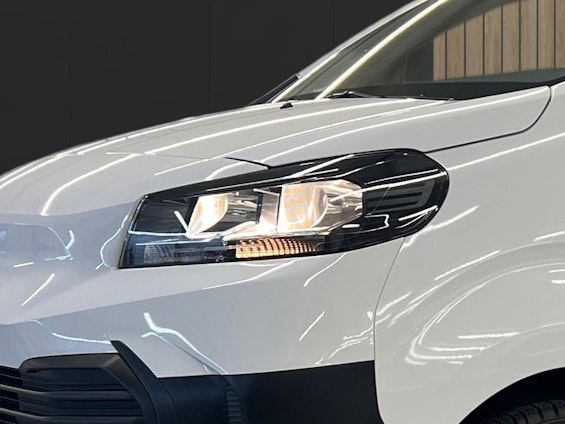 Vehicle image 20 Vehicle image 20