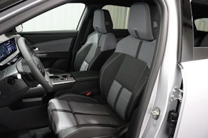 Vehicle image OPEL Grandland 1.2 T HEV GS