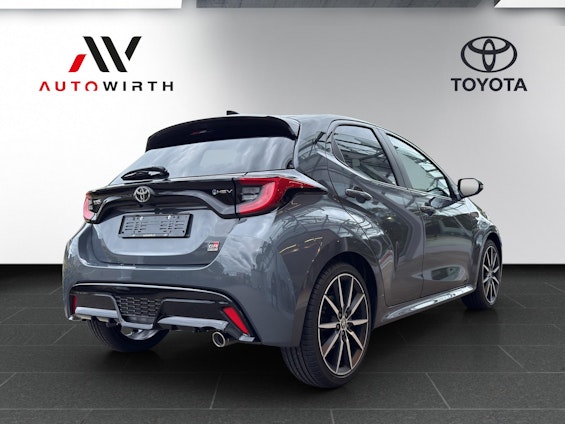 Vehicle image 4 Vehicle image 4