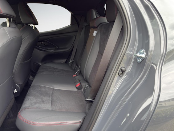 Vehicle image 14
