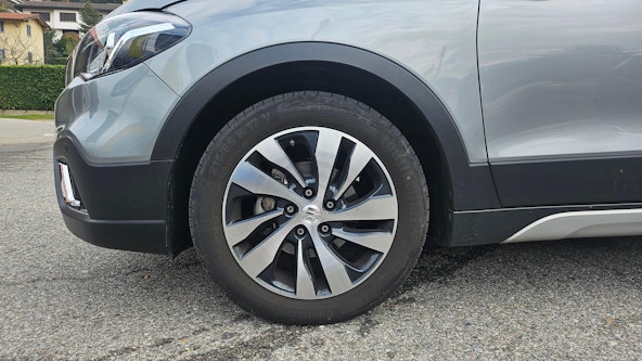 Vehicle image 8