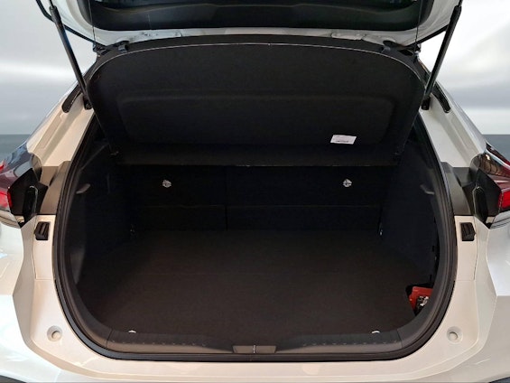 Vehicle image 6 Vehicle image 6