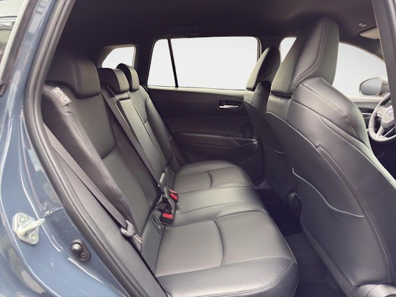 Vehicle image 16 Vehicle image 16