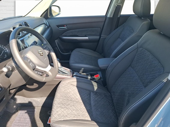 Vehicle image 8 Vehicle image 8