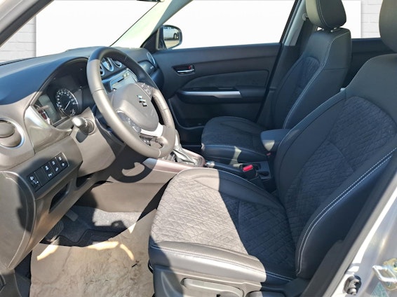 Vehicle image 8 Vehicle image 8