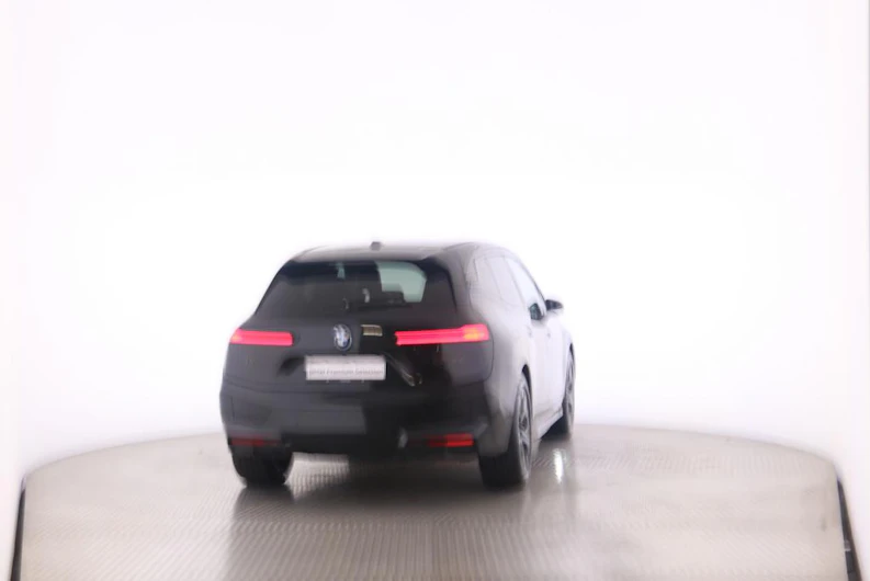 immagine del veicolo BMW iX