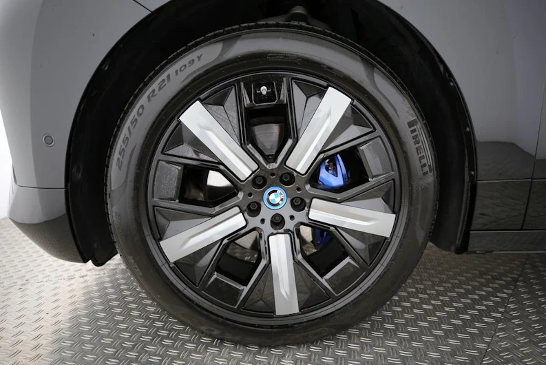immagine del veicolo BMW iX