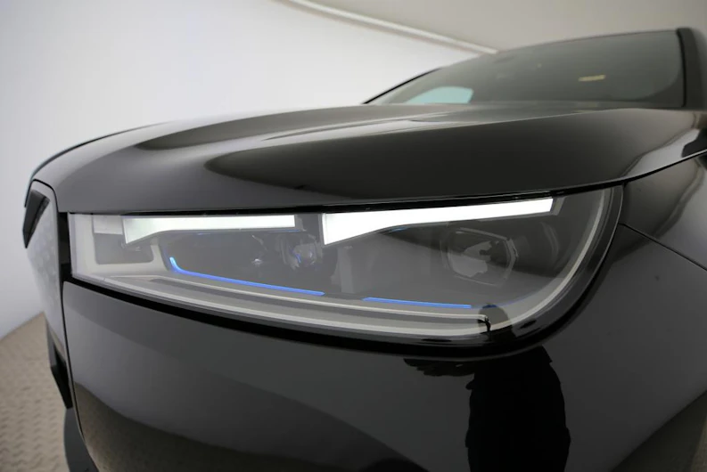 immagine del veicolo BMW iX