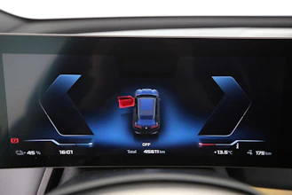 https://vehicle.imgix.net/3977282/960087a7-db14-4569-a2f5-fa43a1e6809f.jpg