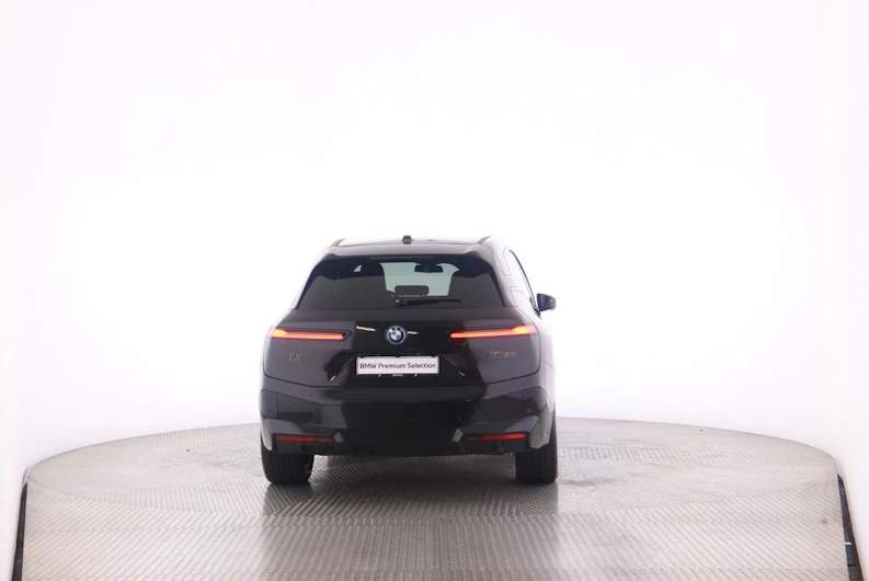 immagine del veicolo BMW iX