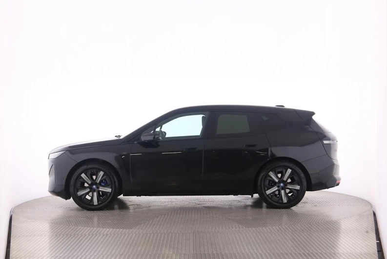 immagine del veicolo BMW iX