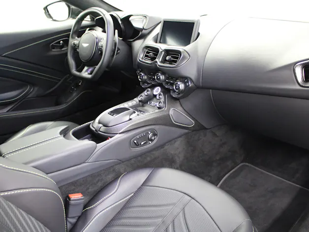 Aston Martin V12 Vantage