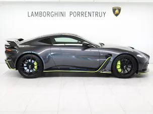 Aston Martin V12 Vantage