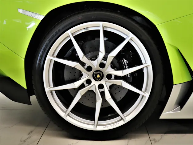 Lamborghini Aventador LP700-4 Miura Edition