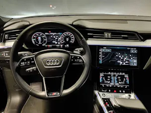 Audi e-tron 55 S Line quattro