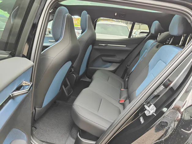 Volvo EX30 CC E60 69kWh Twin Ultra Performance