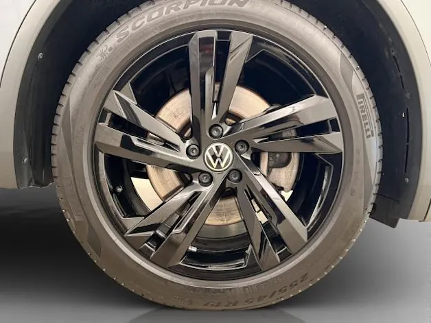 VW Tiguan Allspace 2.0 TDI R-Line