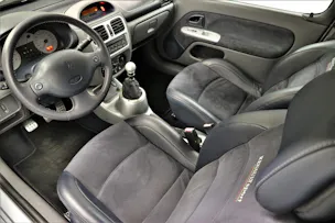 Renault Clio 3.0 V6