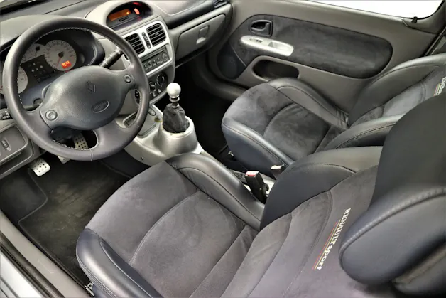 Renault Clio 3.0 V6