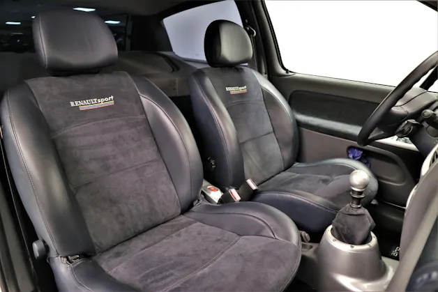 Renault Clio 3.0 V6
