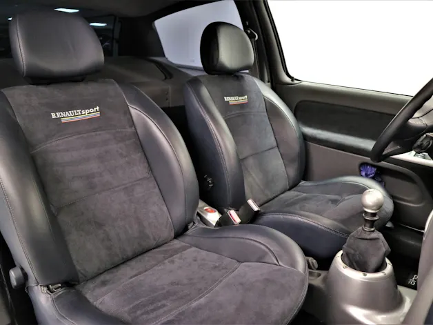 Renault Clio 3.0 V6