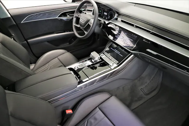 Audi A8 60 L TFSI e quattro tiptronic