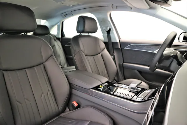 Audi A8 60 L TFSI e quattro tiptronic
