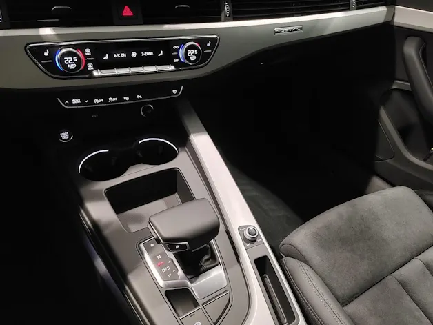 Audi A4 Avant 40 TFSI advanced S-tronic quattro
