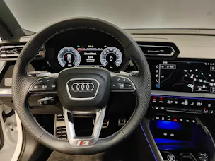 Audi A3 Sportback 45 TFSI e S line Attraction S-tronic