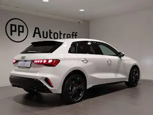 Audi A3 Sportback 45 TFSI e S line Attraction S-tronic
