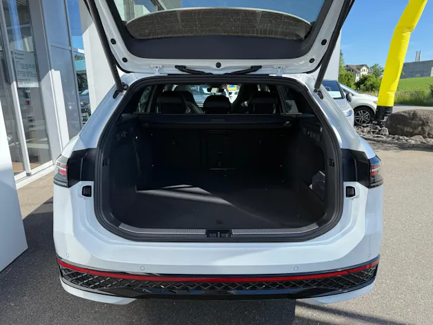 VW Passat Variant 1.5 TSI evo2 Plug-In- Hybrid R-Line DSG