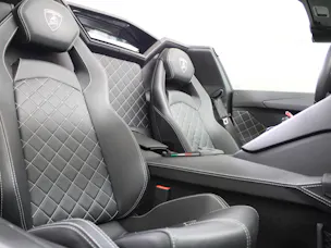 Lamborghini Aventador S LP740-4 Roadster E-Gear