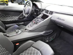 Lamborghini Aventador S LP740-4 Roadster E-Gear
